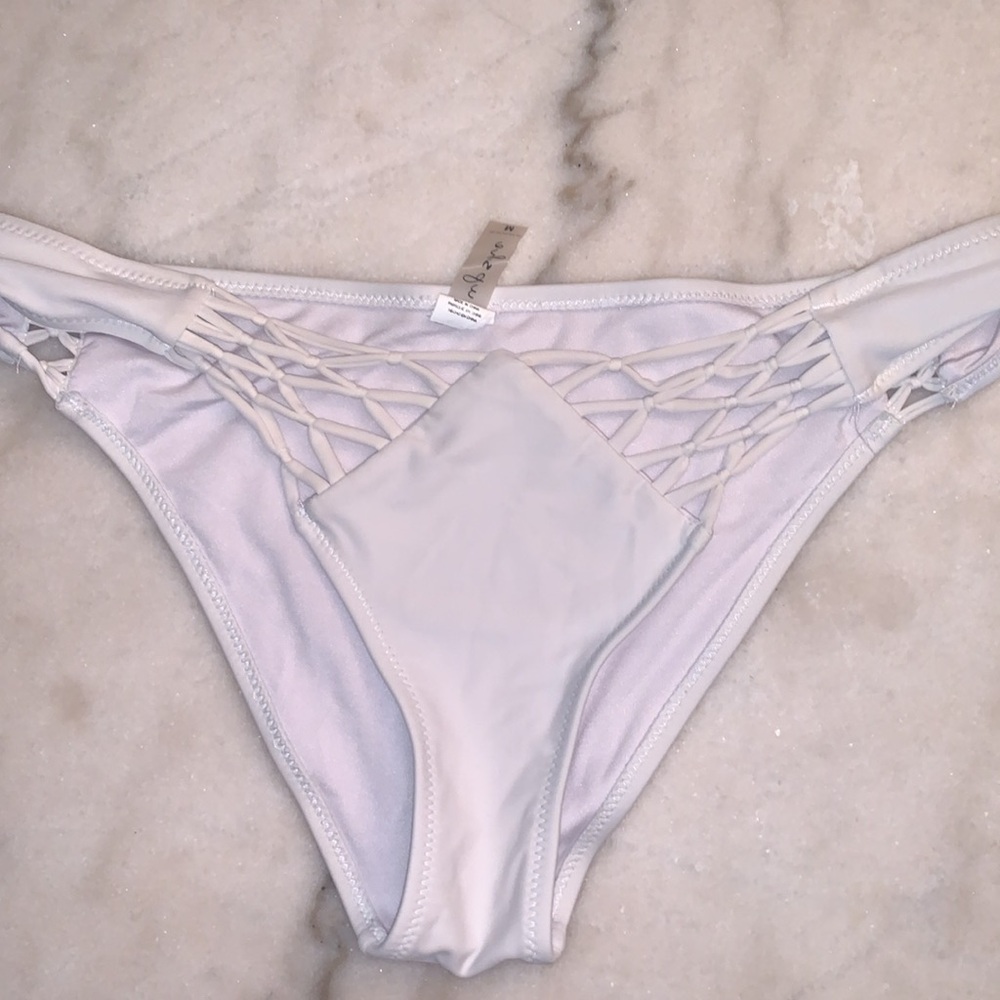 White Bikini - image 3